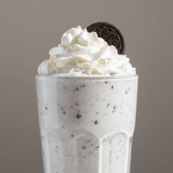 Exquisito Batido de Oreo hecho en Mambo de Cecotec