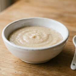 Deliciosa Papilla de Avena con Mambo para Bebés (+6m)